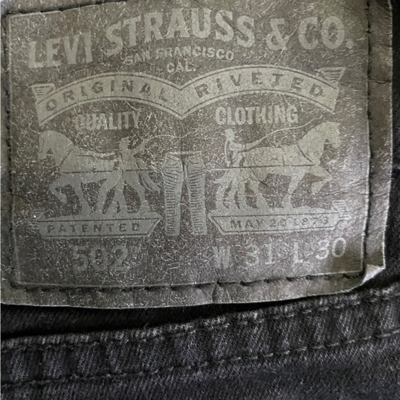 2 black levis jeans - Picture 2 of 8